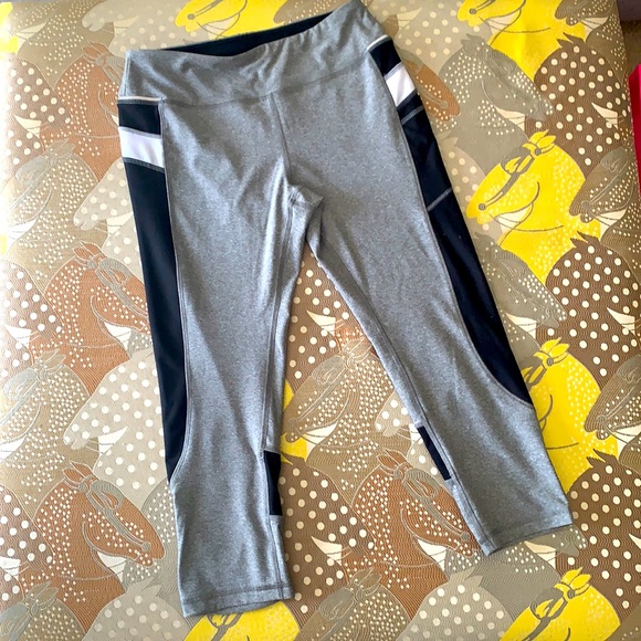 Gottex Size Med Capri Work Out Pants - Picture 1 of 6